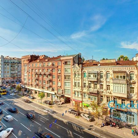 Two-Bedroom Apartment In The Center Near The National Sports Complex “Olympiyskiy” Kiew Exterior foto